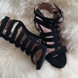 FREE🌞Black Strappy High Heels